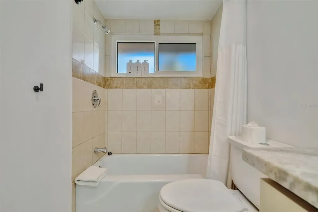 6426 Colonial Drive Sarasota FL 34231