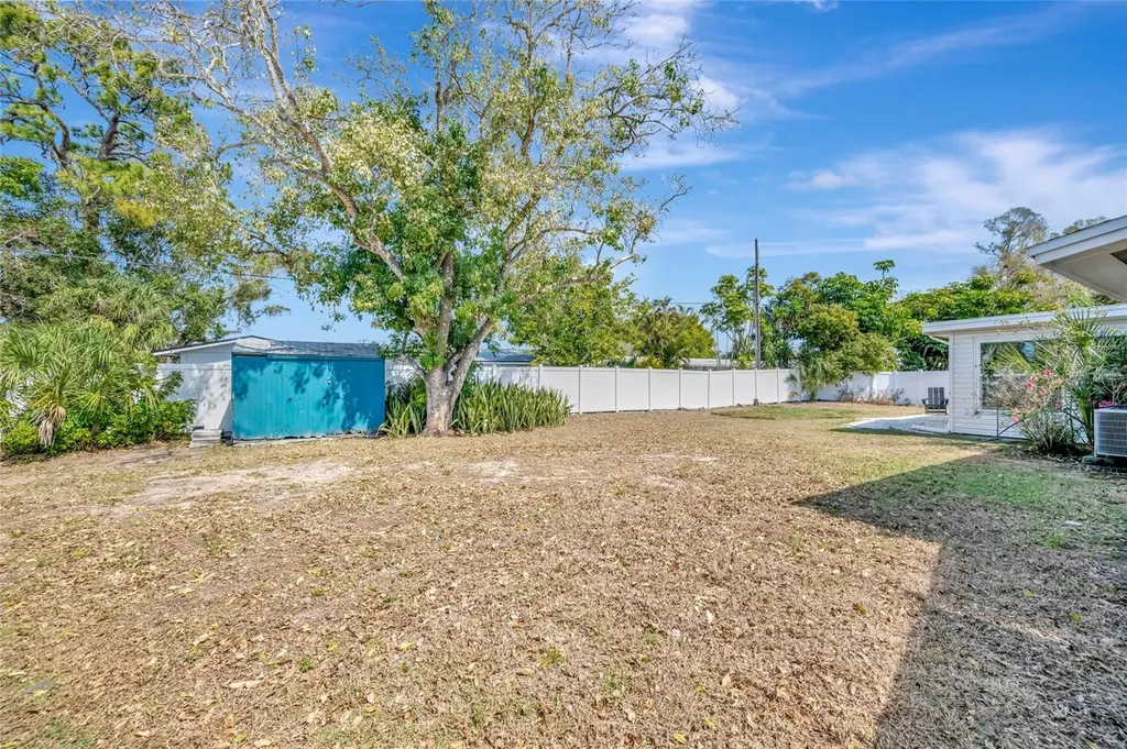 6426 Colonial Drive Sarasota FL 34231