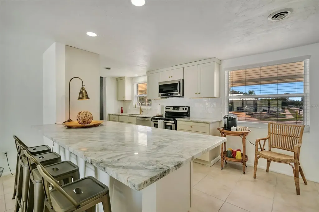 6426 Colonial Drive Sarasota FL 34231