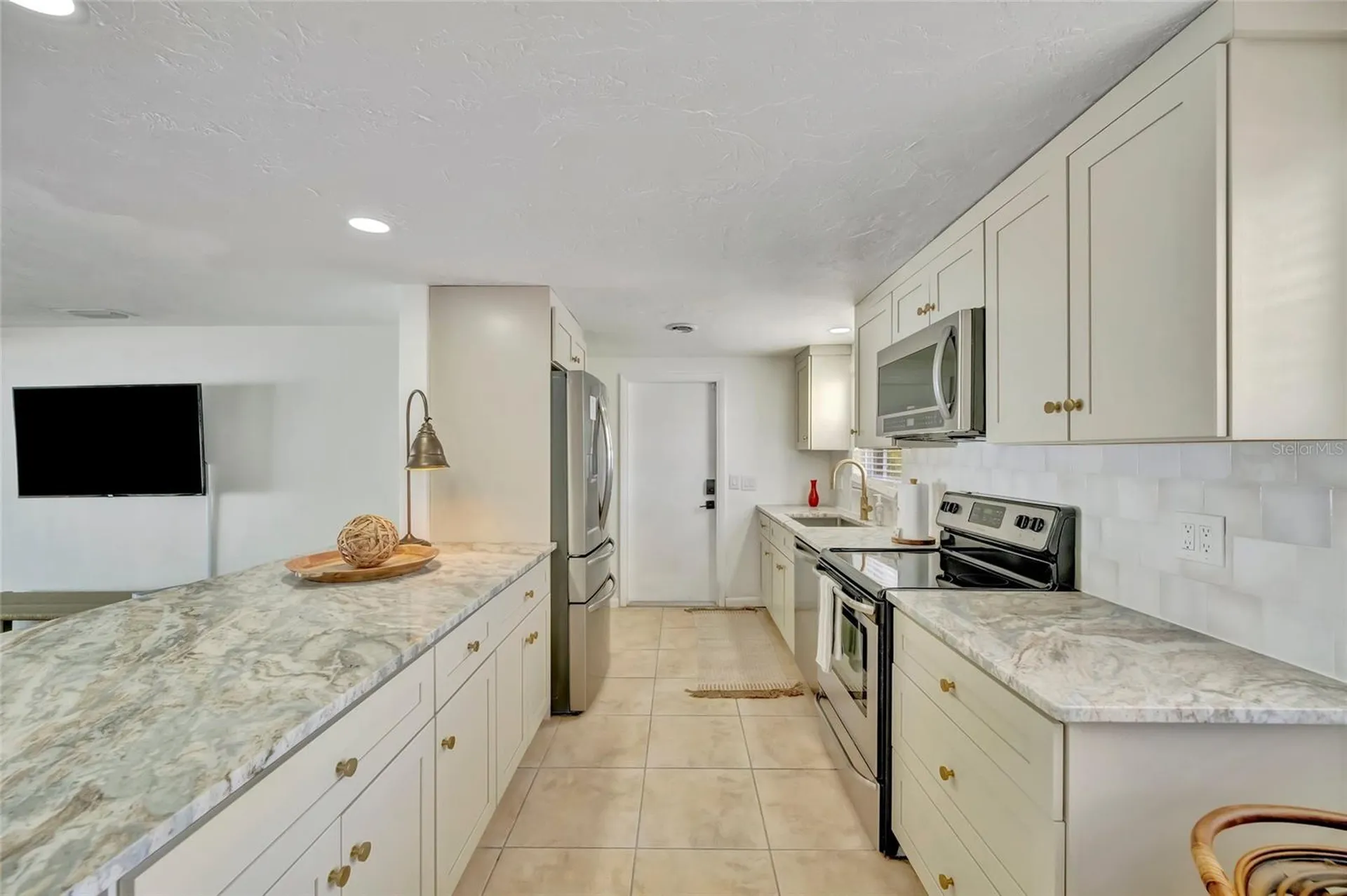 6426 Colonial Drive Sarasota FL 34231