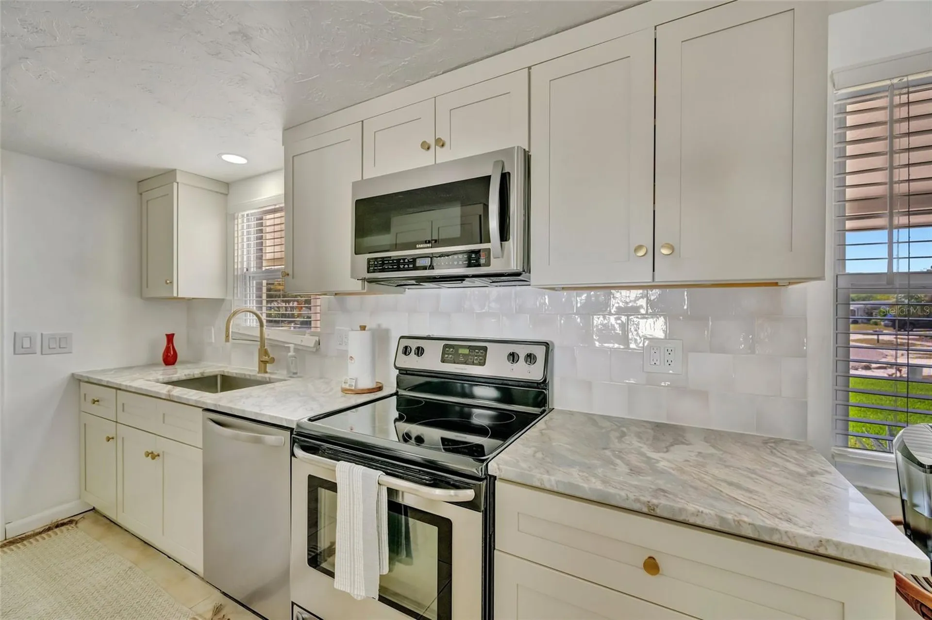 6426 Colonial Drive Sarasota FL 34231