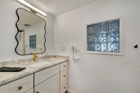 6426 Colonial Drive Sarasota FL 34231