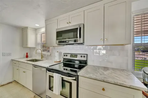 6426 Colonial Drive Sarasota FL 34231