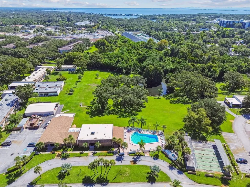 1285 Mission Hills Boulevard Clearwater FL 33759
