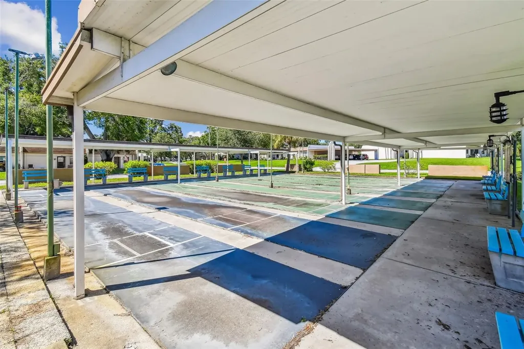1285 Mission Hills Boulevard Clearwater FL 33759