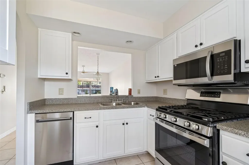 1285 Mission Hills Boulevard Clearwater FL 33759