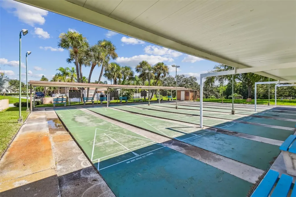 1285 Mission Hills Boulevard Clearwater FL 33759