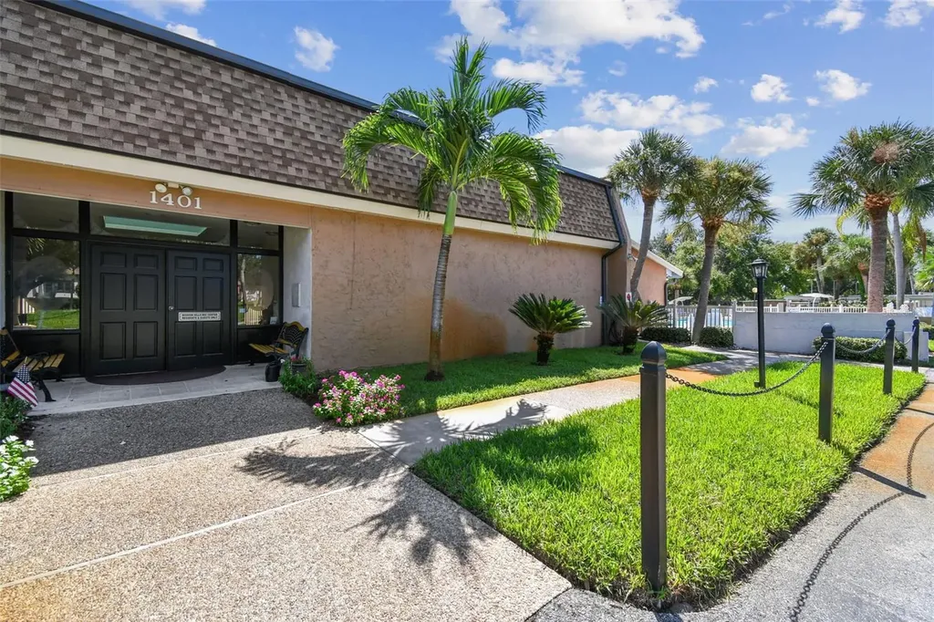 1285 Mission Hills Boulevard Clearwater FL 33759