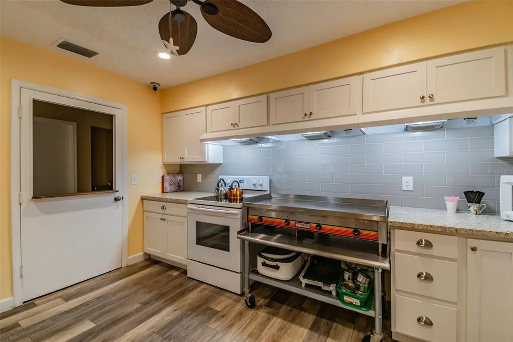 1285 Mission Hills Boulevard Clearwater FL 33759