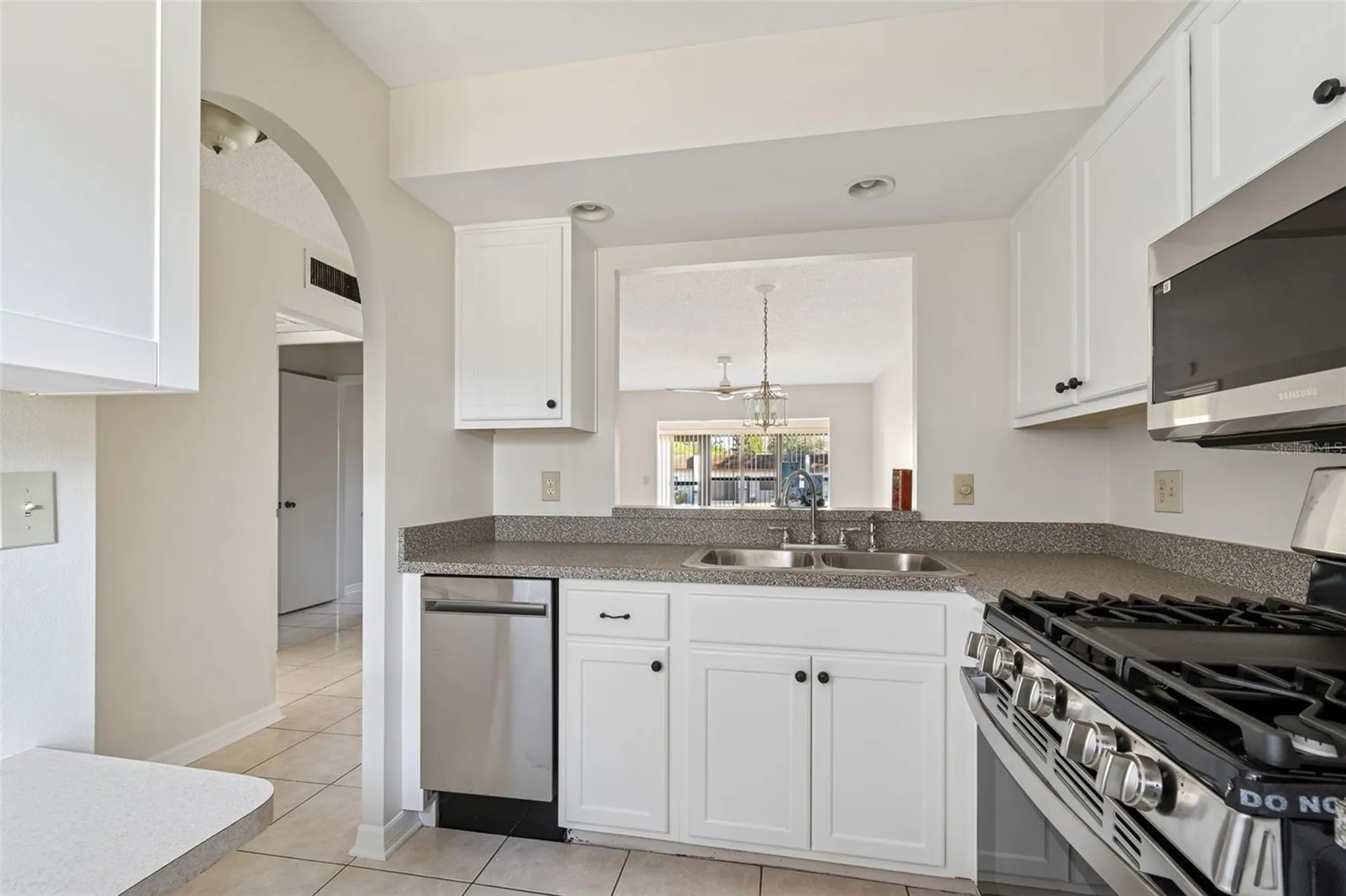 1285 Mission Hills Boulevard Clearwater FL 33759