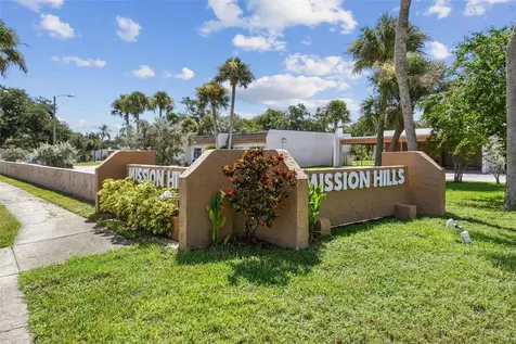 1285 Mission Hills Boulevard Clearwater FL 33759