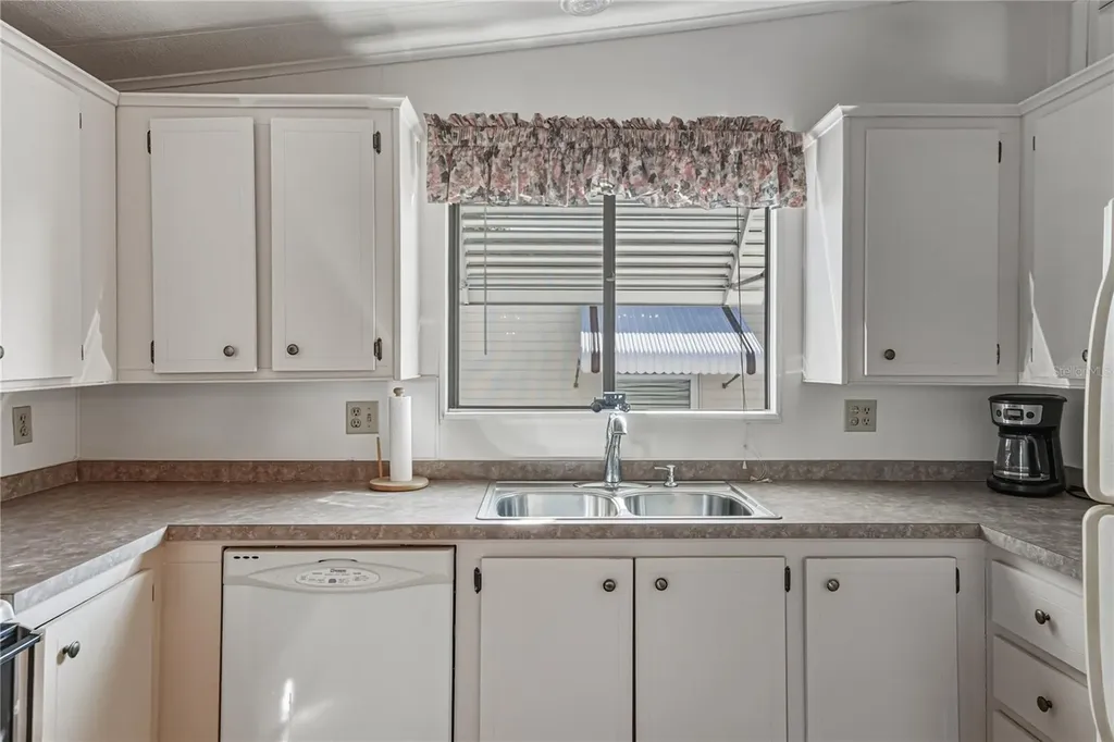 35025 Mcculloughs Leap Zephyrhills FL 33541