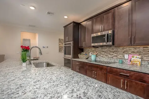 8600 Oakstone Circle Leesburg FL 34748