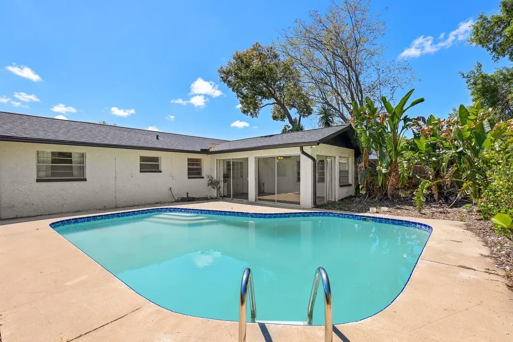 3016 Sarah Drive Clearwater FL 33759