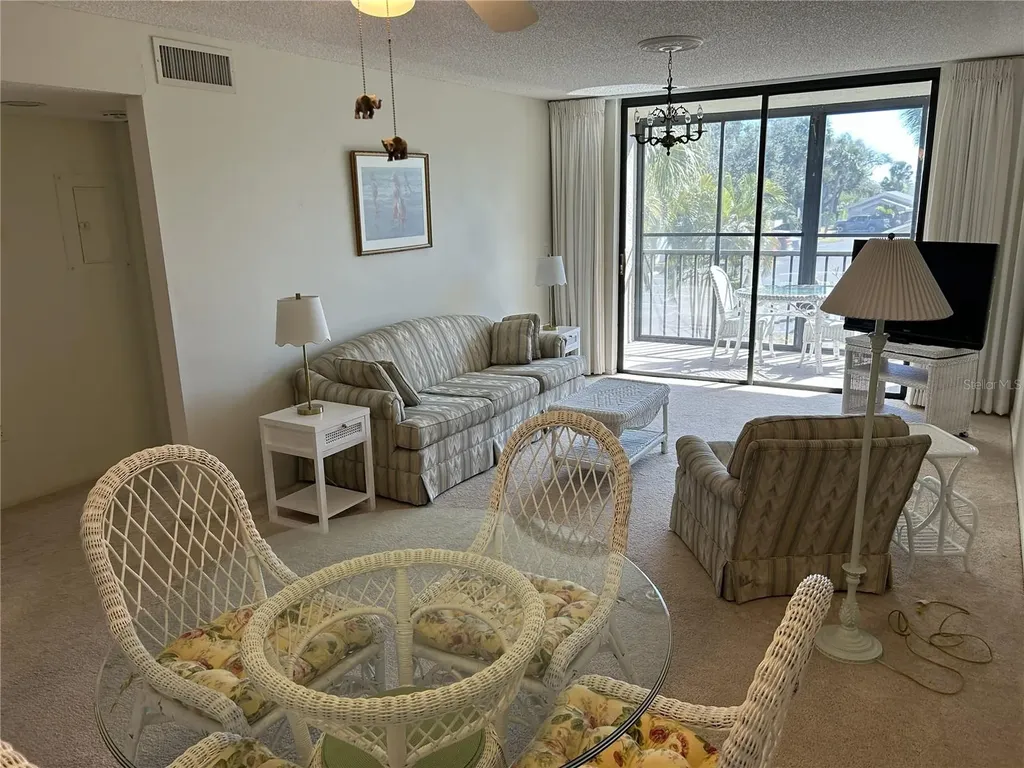 1316 Pasadena Avenue S South Pasadena FL 33707