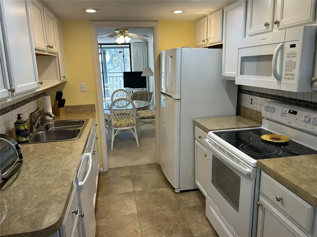 1316 Pasadena Avenue S South Pasadena FL 33707