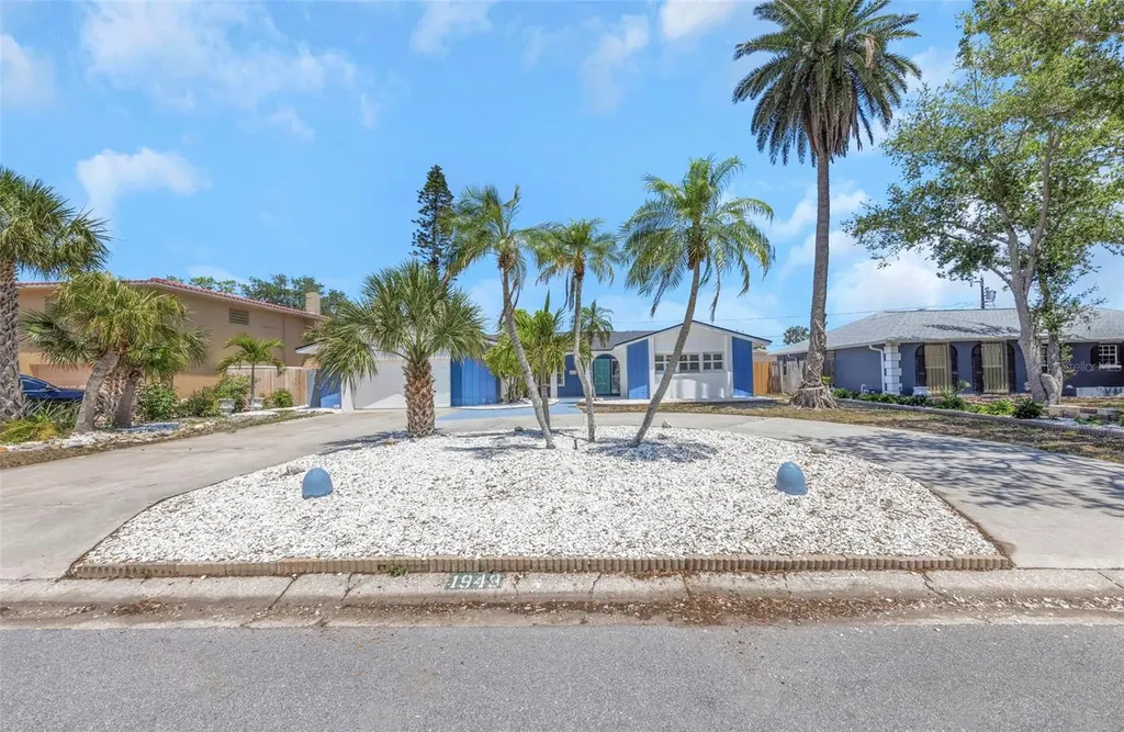 1949 Dolphin Boulevard S St Petersburg FL 33707