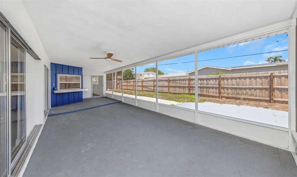 1949 Dolphin Boulevard S St Petersburg FL 33707