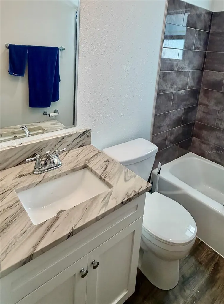 3364 Ramblewood Way Sarasota FL 34237