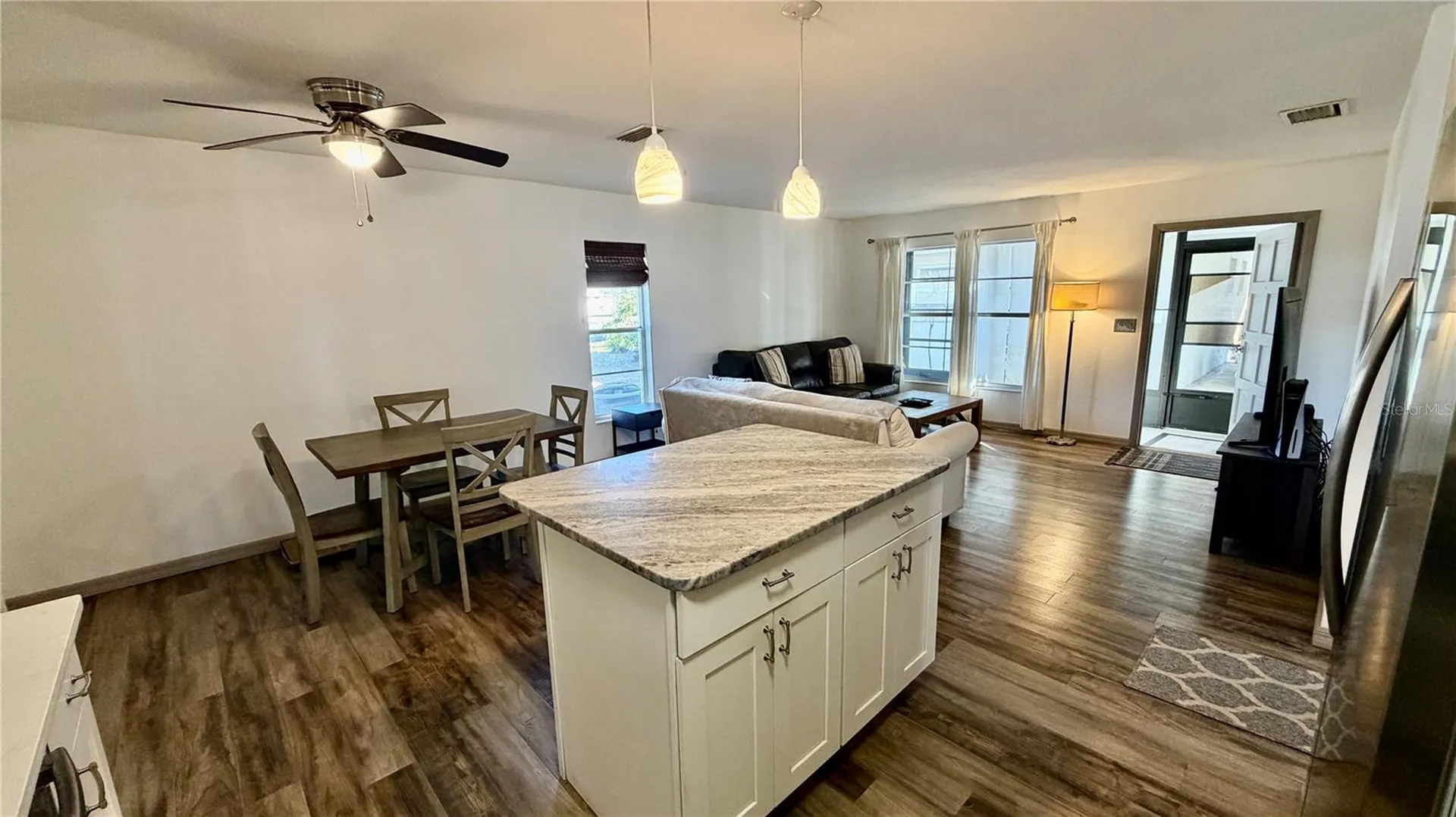 3364 Ramblewood Way Sarasota FL 34237