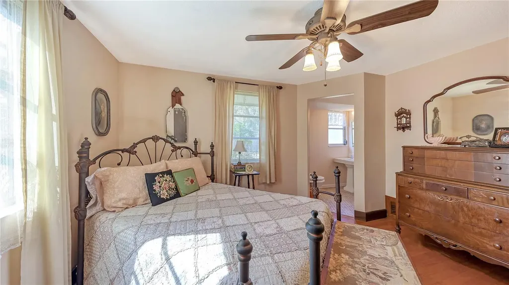 5343 Barbarossa Avenue Sarasota FL 34235
