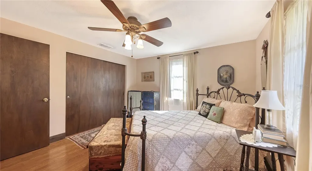 5343 Barbarossa Avenue Sarasota FL 34235