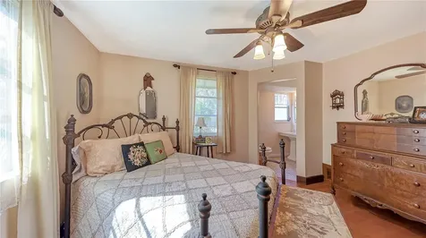 5343 Barbarossa Avenue Sarasota FL 34235
