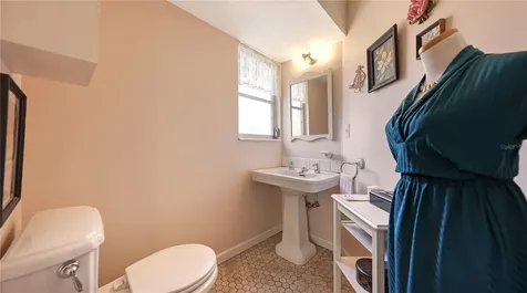 5343 Barbarossa Avenue Sarasota FL 34235