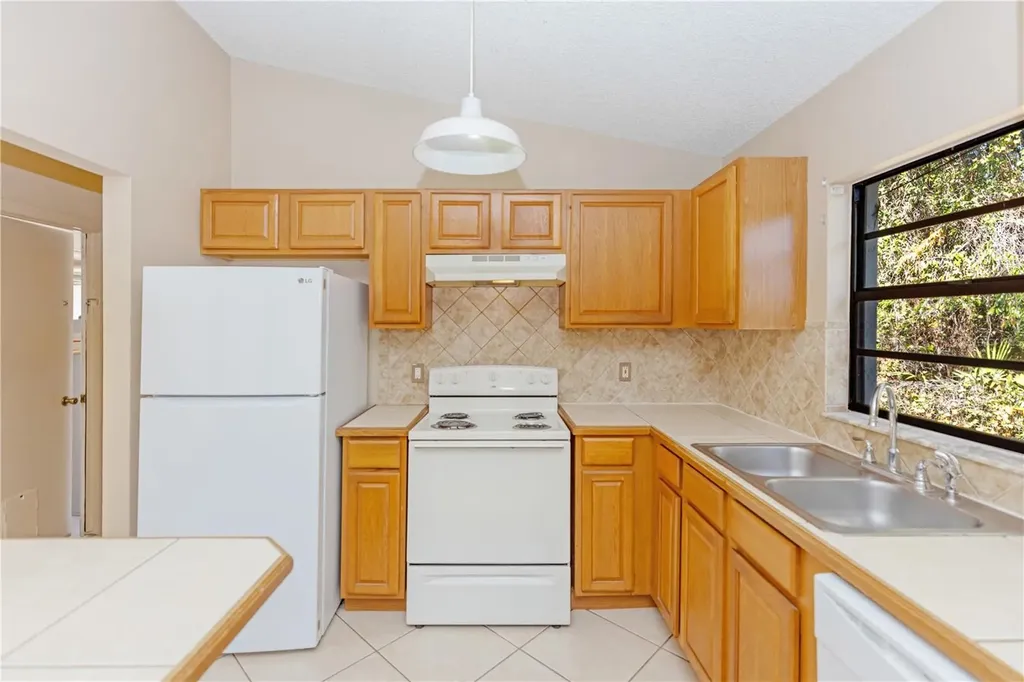 1073 Humphrey Boulevard Deltona FL 32738