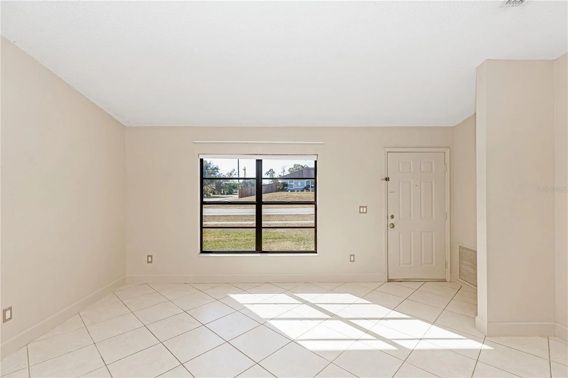1073 Humphrey Boulevard Deltona FL 32738