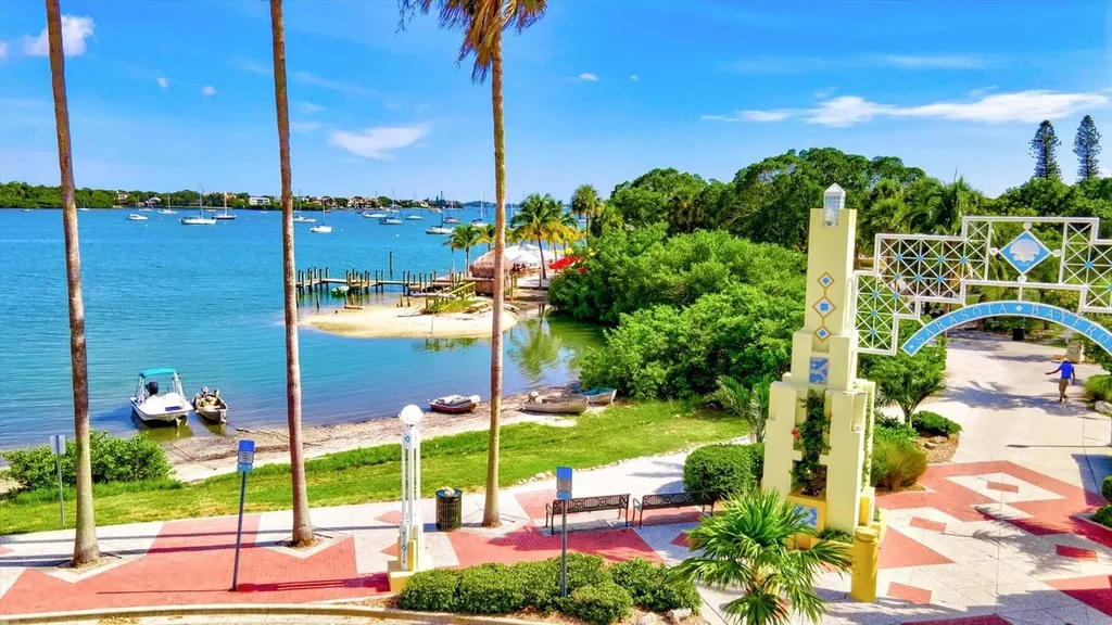 10253 Canaveral Circle Sarasota FL 34241