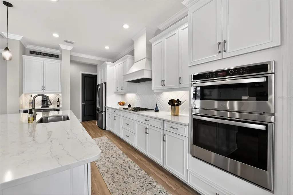 10253 Canaveral Circle Sarasota FL 34241