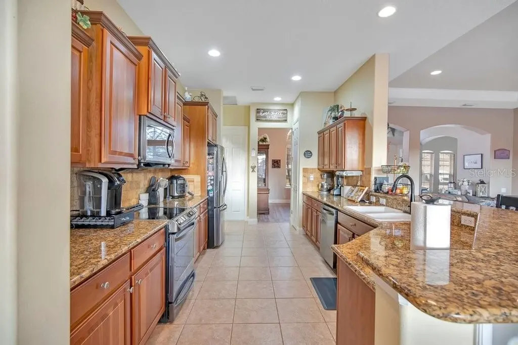 353 Hammock Oak Circle Debary FL 32713