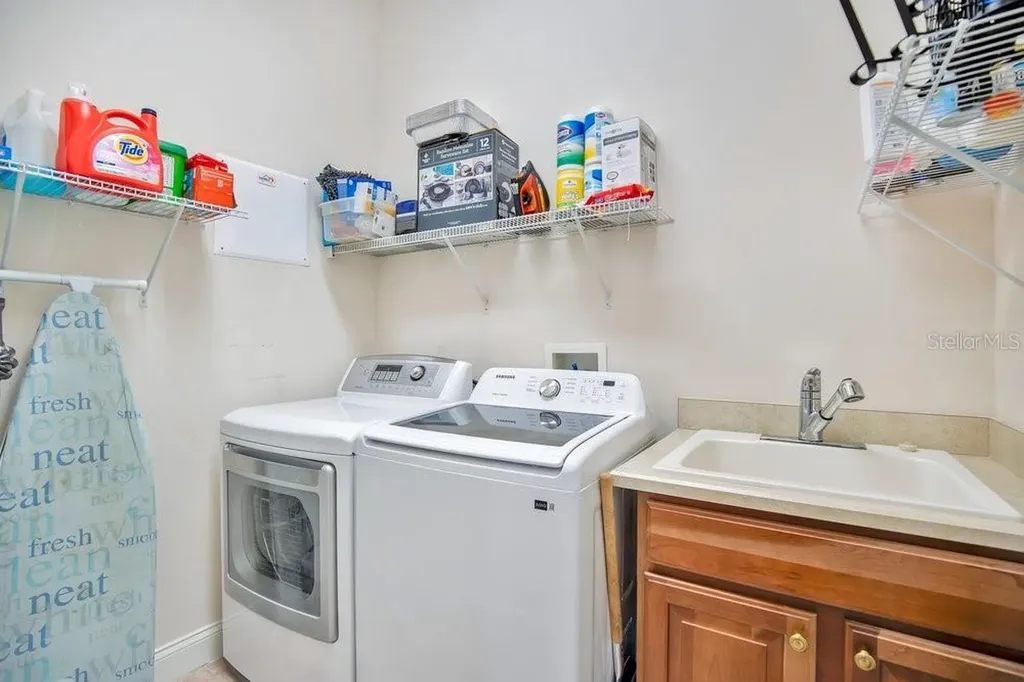 353 Hammock Oak Circle Debary FL 32713