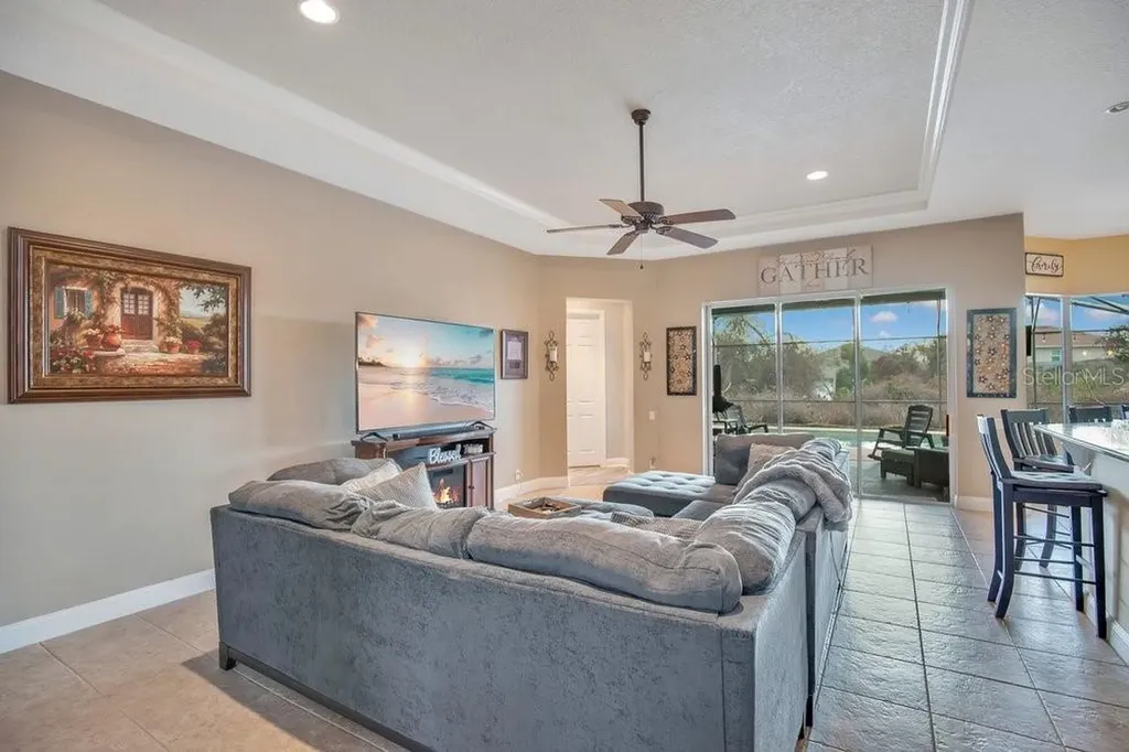 353 Hammock Oak Circle Debary FL 32713