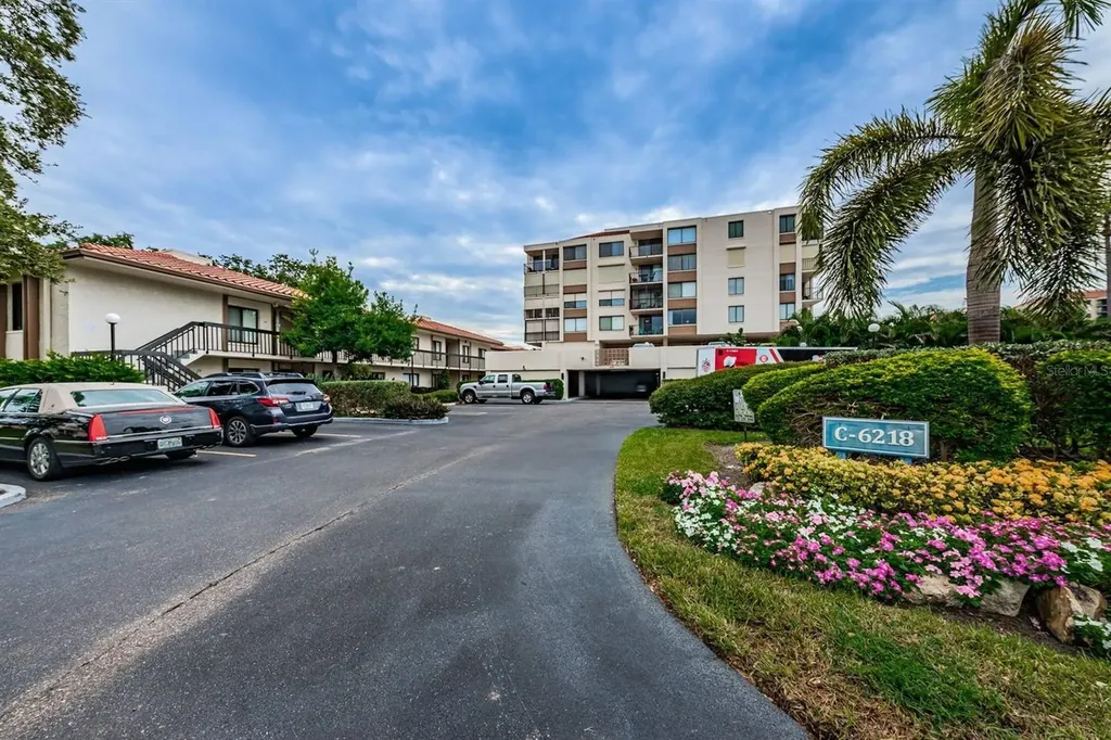 6218 Palma Del Mar Boulevard S St Petersburg FL 33715
