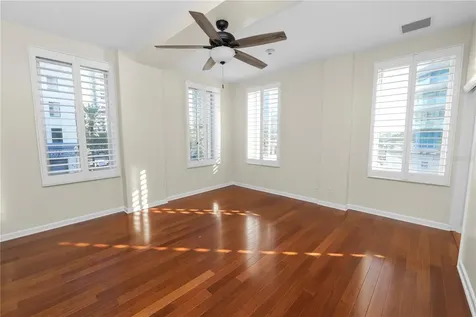 405 Central Avenue St Petersburg FL 33701