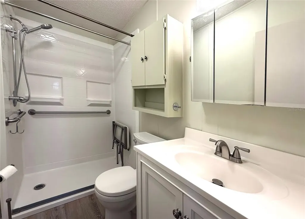 108 N Saint George Circle Apollo Beach FL 33572