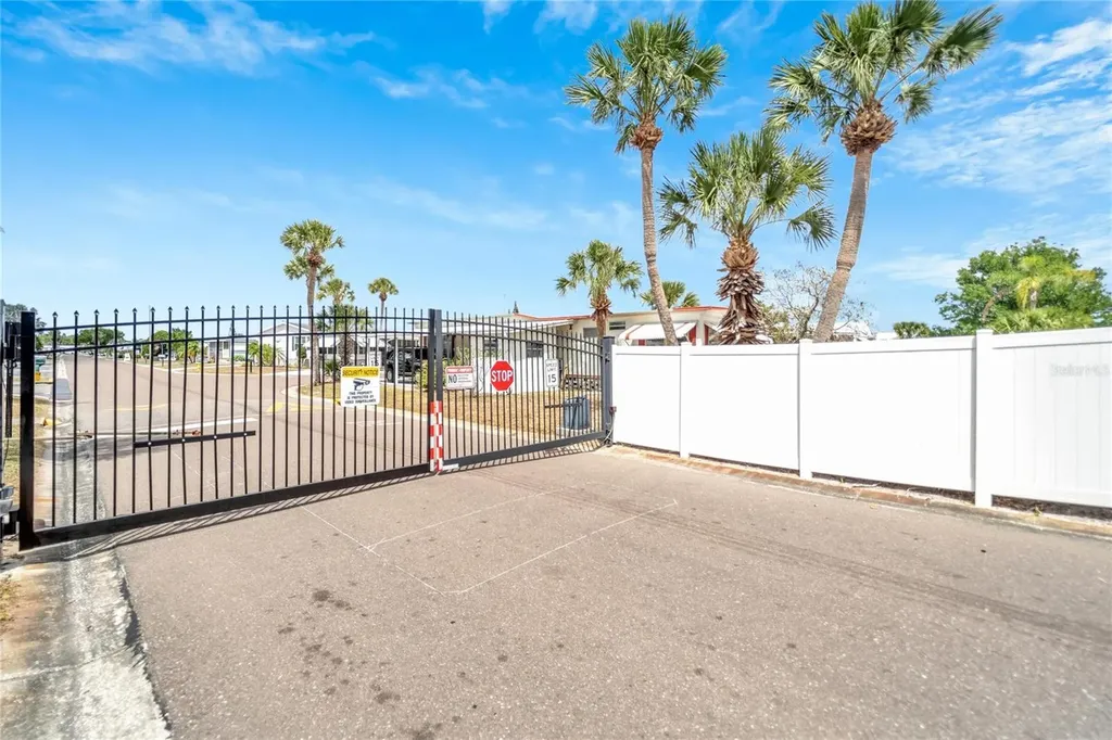 108 N Saint George Circle Apollo Beach FL 33572