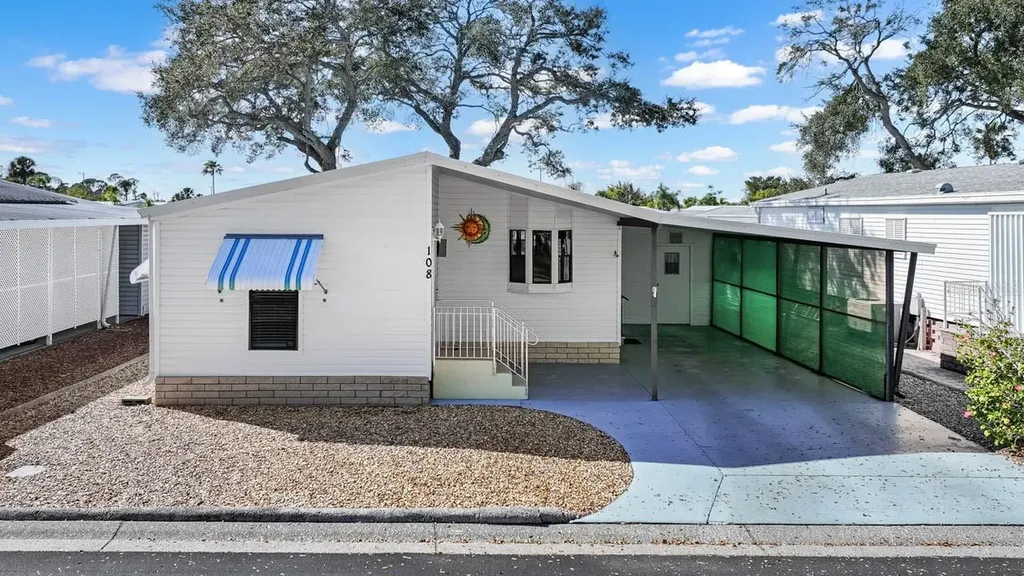 108 N Saint George Circle Apollo Beach FL 33572