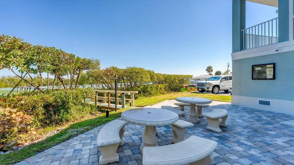 2245 N Beach Road Englewood FL 34223