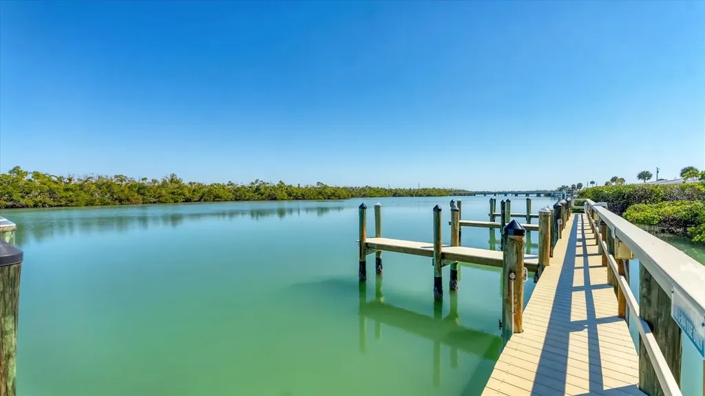 2245 N Beach Road Englewood FL 34223