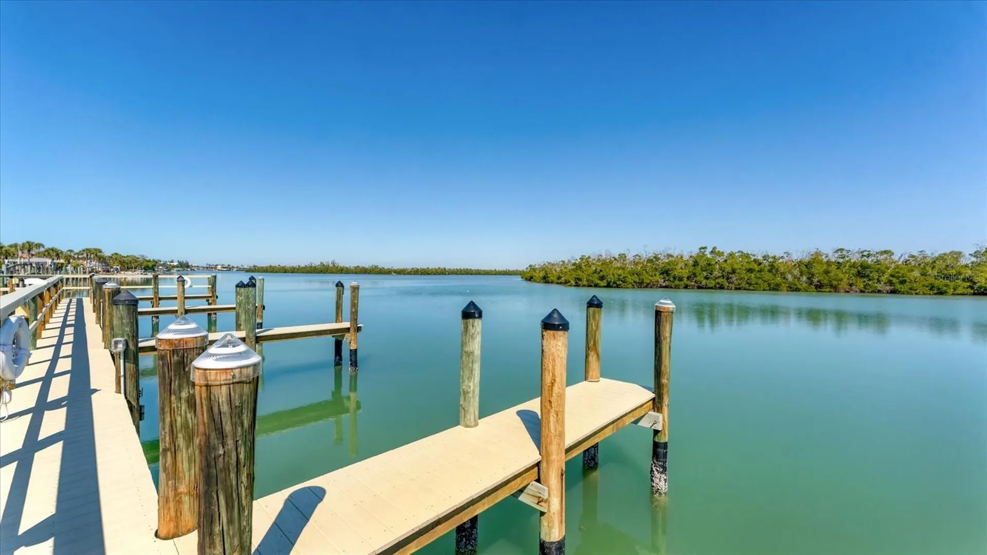 2245 N Beach Road Englewood FL 34223