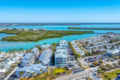 2245 N Beach Road Englewood FL 34223