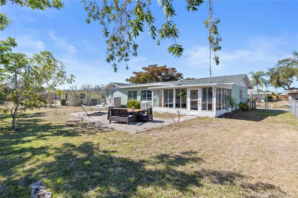 6725 Roxbury Drive Sarasota FL 34231