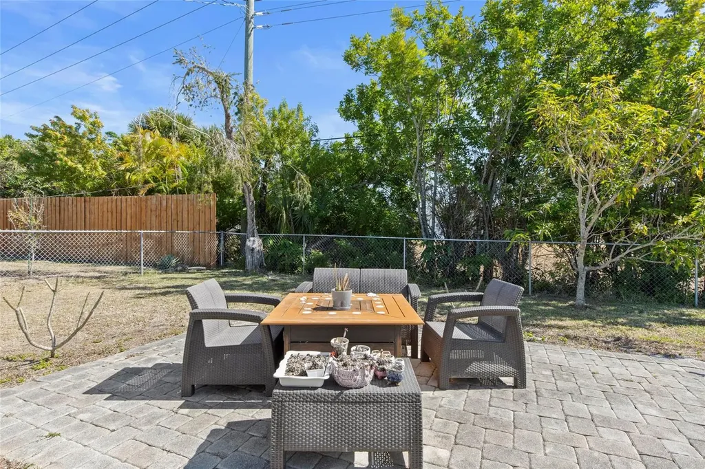 6725 Roxbury Drive Sarasota FL 34231