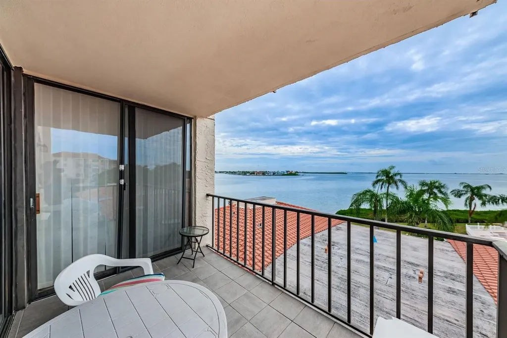 6218 Palma Del Mar Boulevard S St Petersburg FL 33715