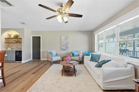 6160 22nd Avenue N St Petersburg FL 33710