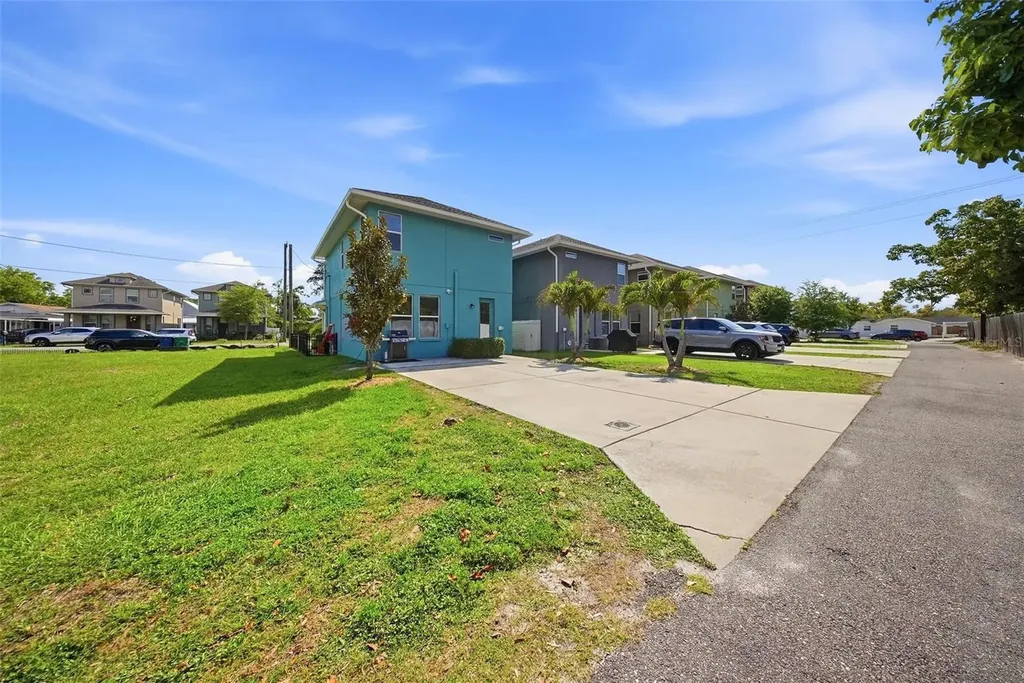 3023 W Spruce Street Tampa FL 33607
