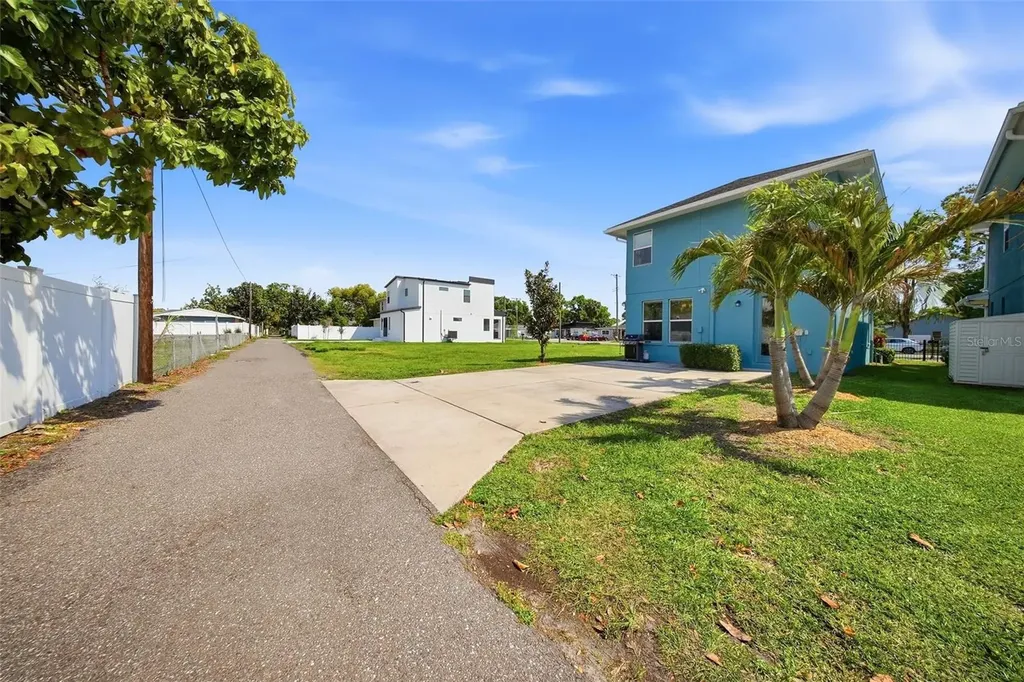 3023 W Spruce Street Tampa FL 33607